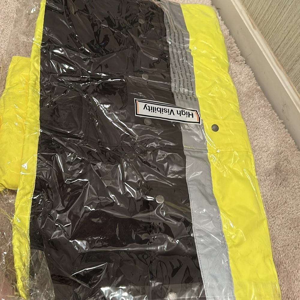Hi-Vis rain jacket - Picture 3 of 3